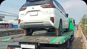 Cứu hộ thủy kích xe